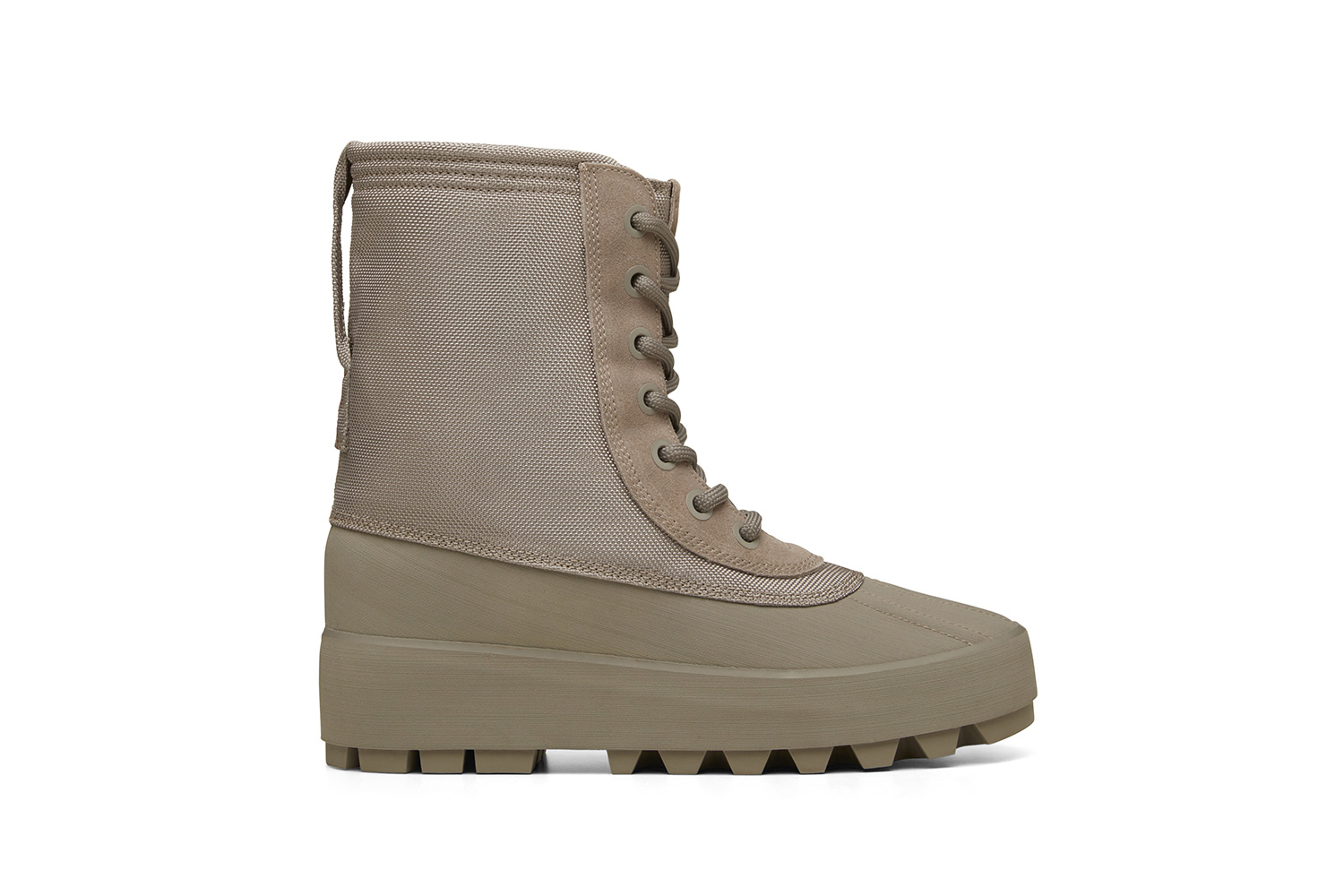 A Full Look at the Yeezy 950 Duck Boot 